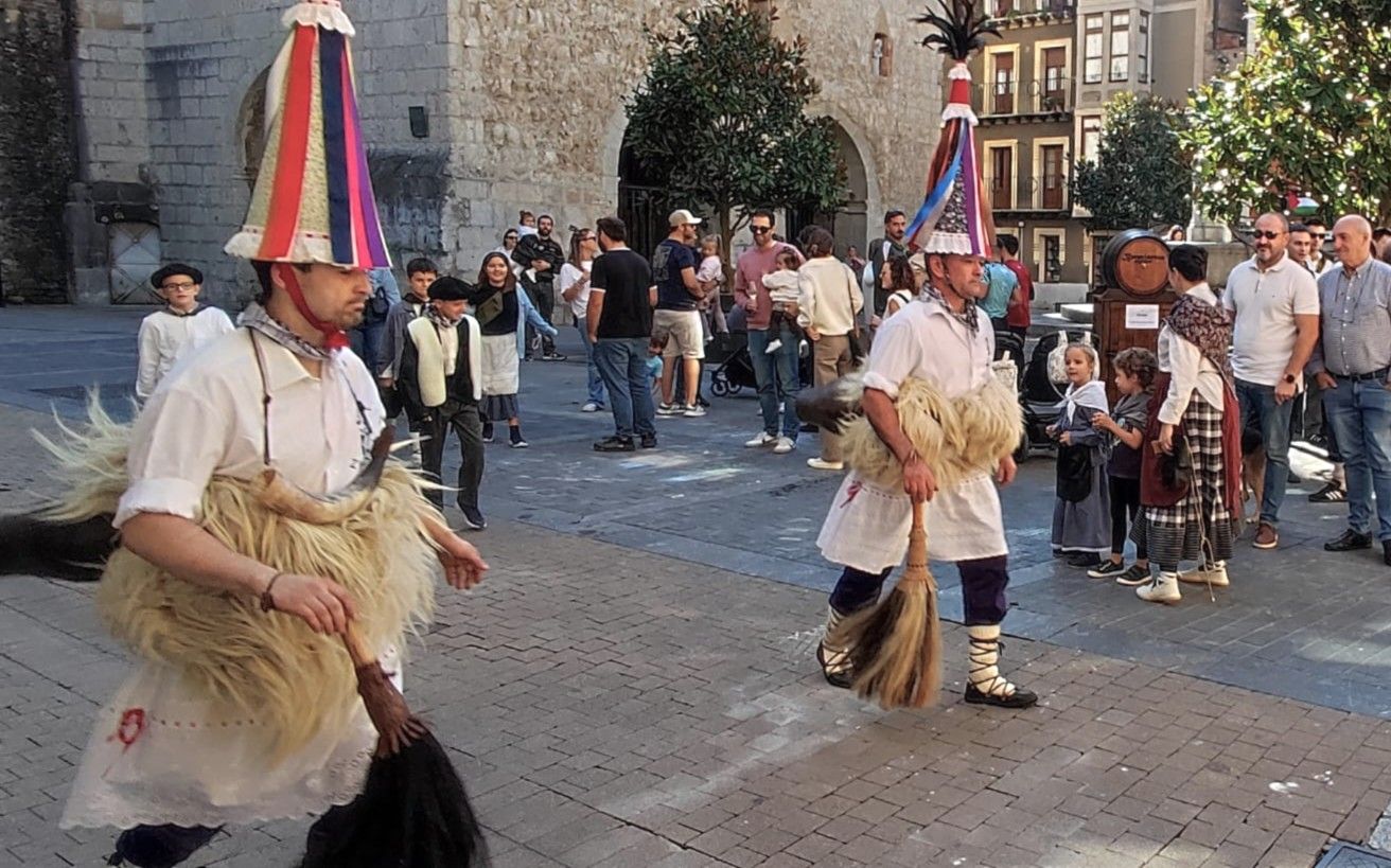 Debako Euskal Jaia iruditan