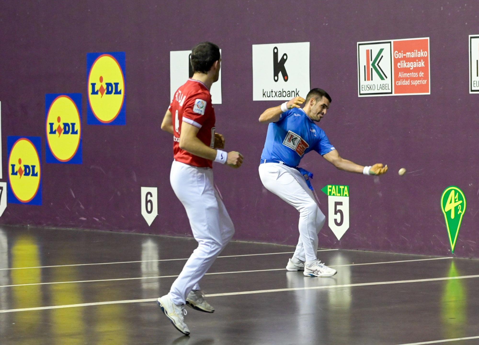 Jokin Altuna se lleva el bronce del Cuatro y Medio tras derrotar a Joseba Ezkurdia en Arrasate.