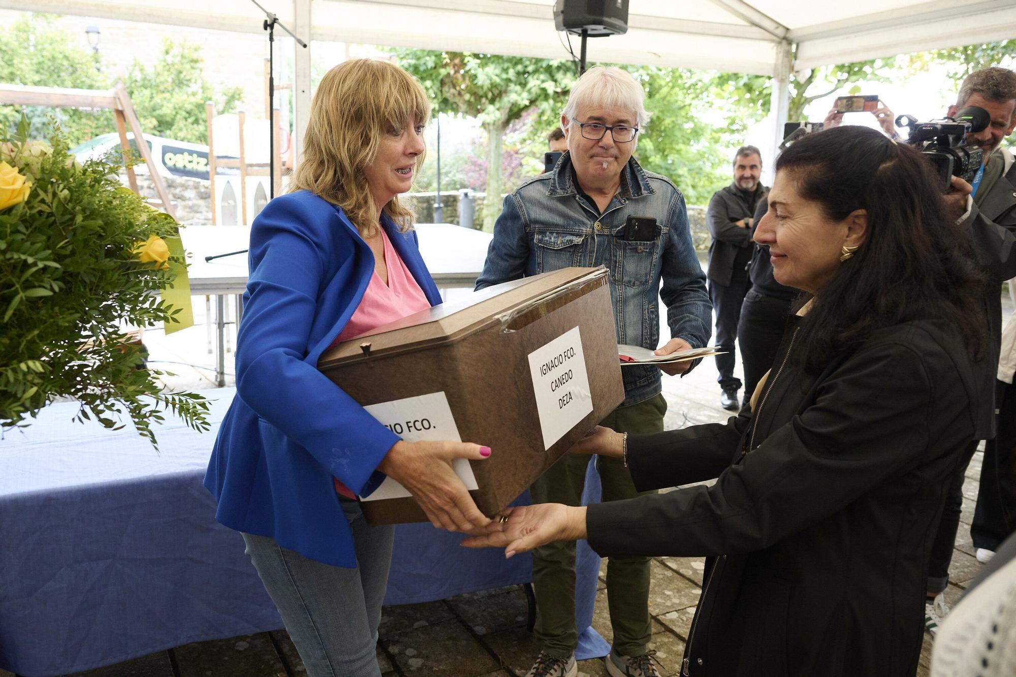 Ana Ollo entrega los restos del joven estadounidense fusilado a su familia en Berriozar