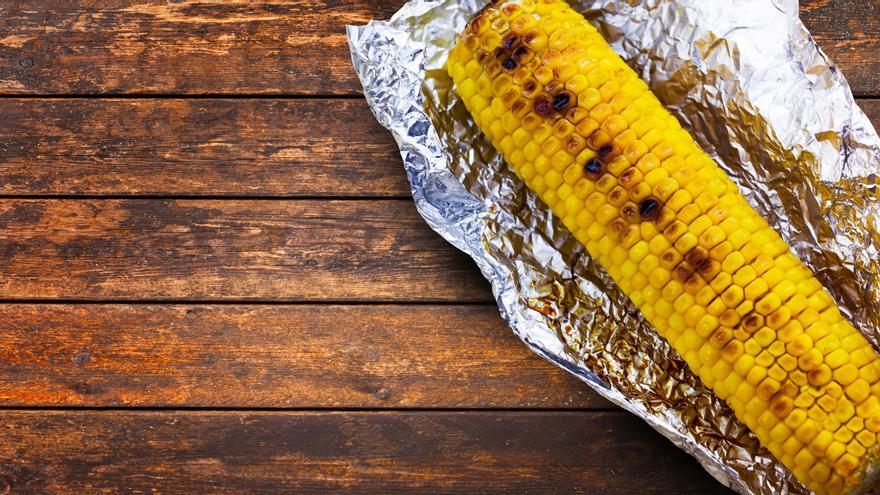 Le cobran 3.400 euros por una mazorca de maíz y 1.700 por un kebab en la playa