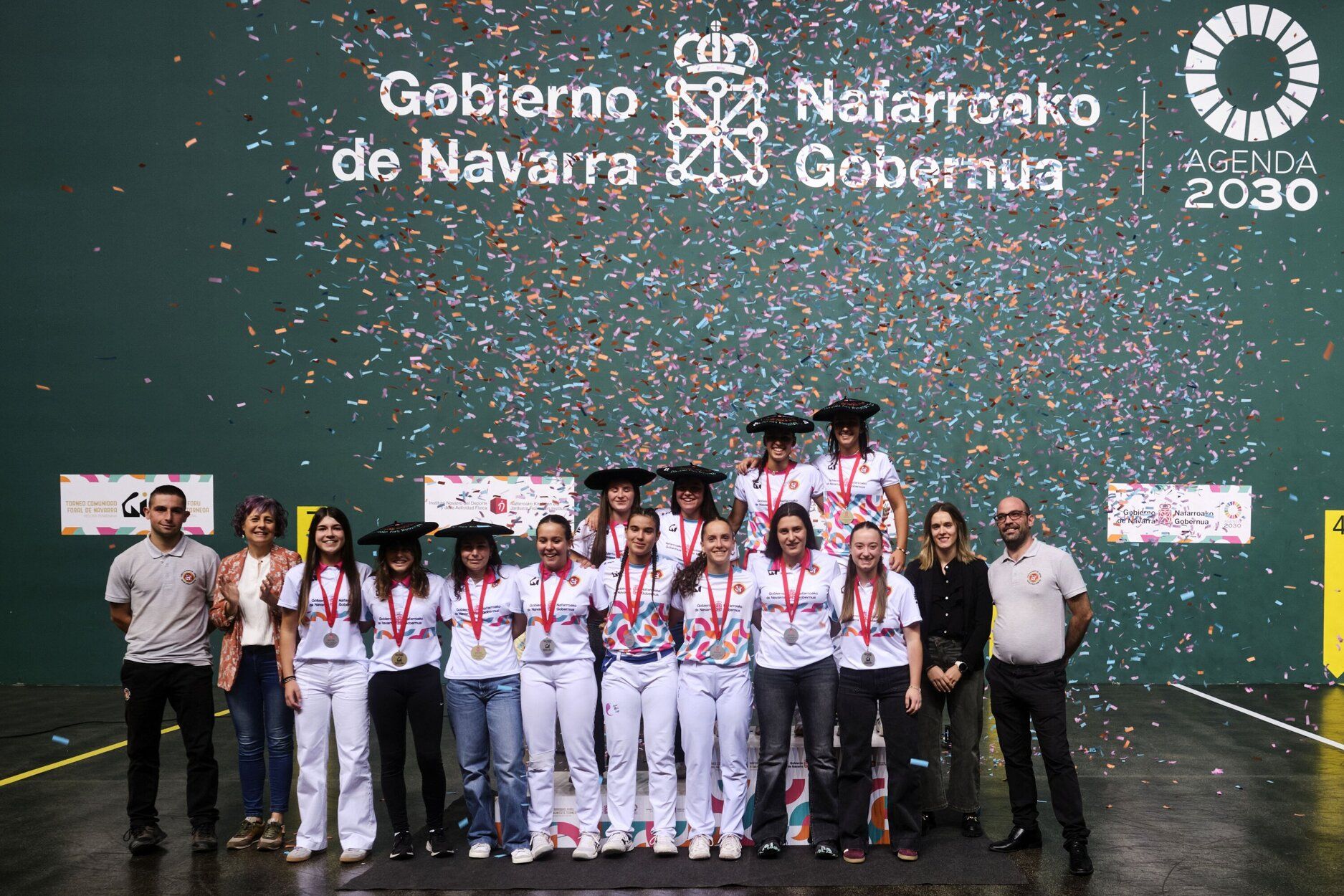 Fotos de las finales de pelota mano y pala femenina de este domingo