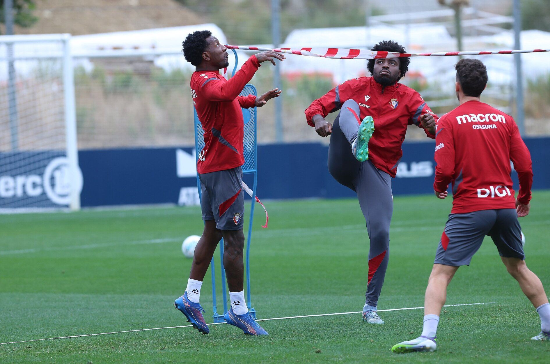 Fotos del entrenamiento de Osasuna (12/09/2025)