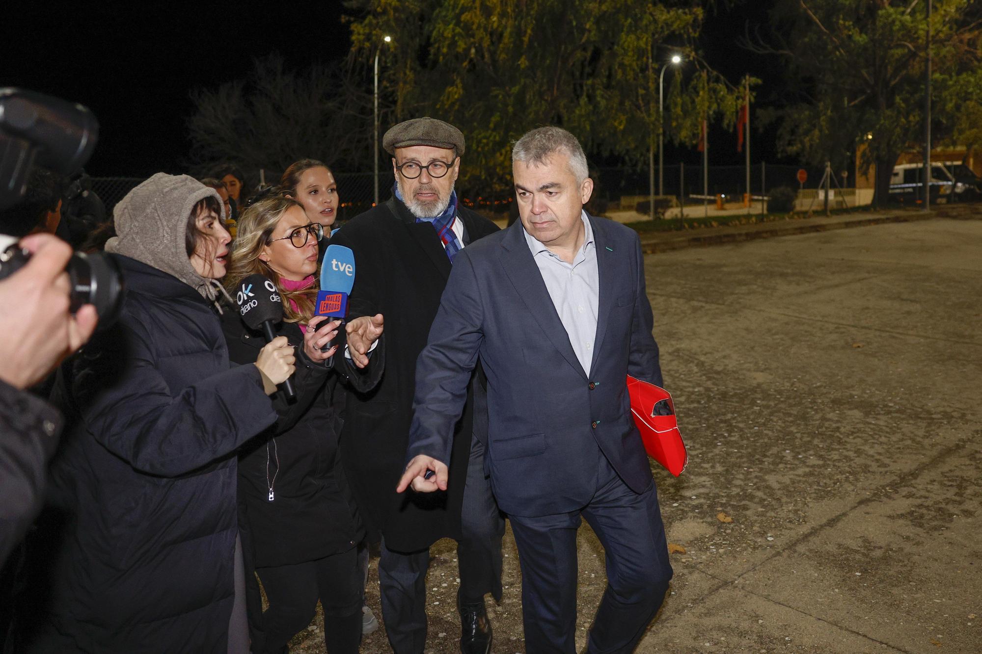 Fotos de la salida de Santos Cerdán de la cárcel de Soto del Real