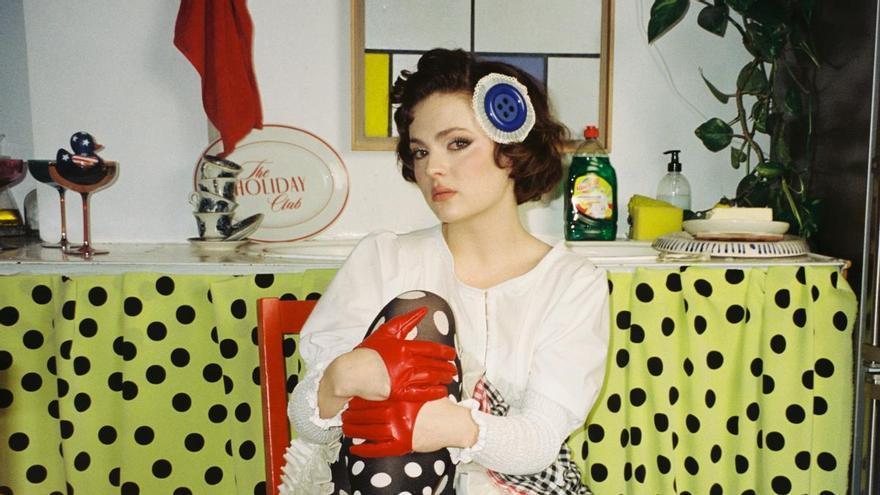 Anne Lukin regresa con 'Y sin querer'