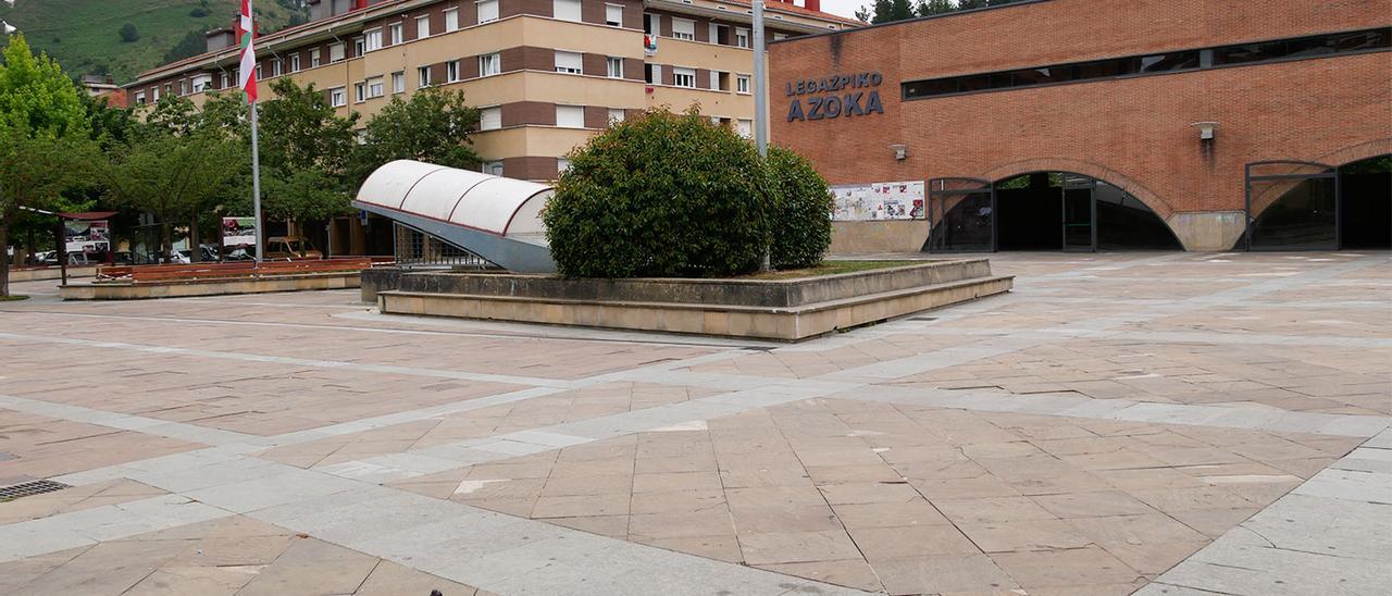 Legazpi sigue de cerca la renovación del paseo marítimo de Zarautz