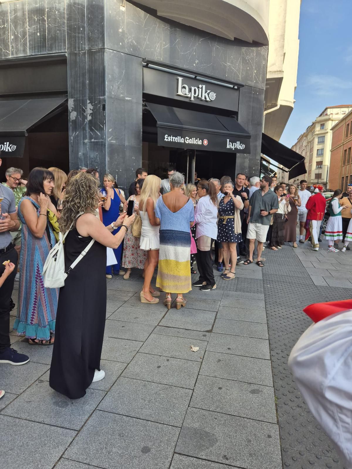 Imágenes de la inauguración del restaurante Lapiko
