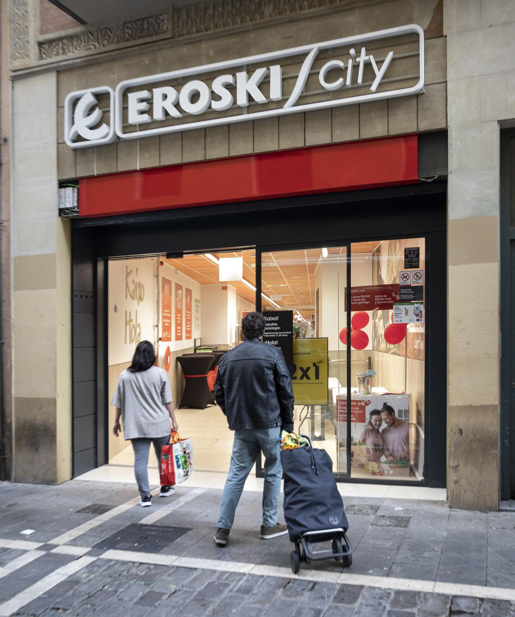 Imagen de la fachada del nuevo Eroski, en Estafeta, 67.