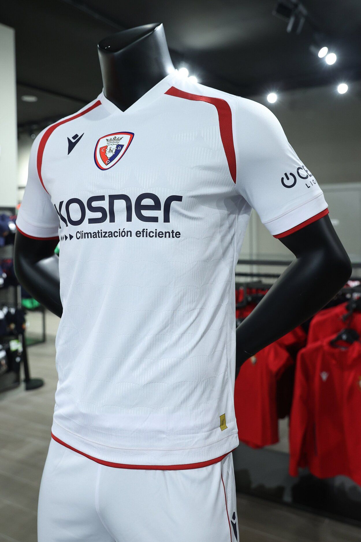 Fotos de la tercera equipación de Osasuna