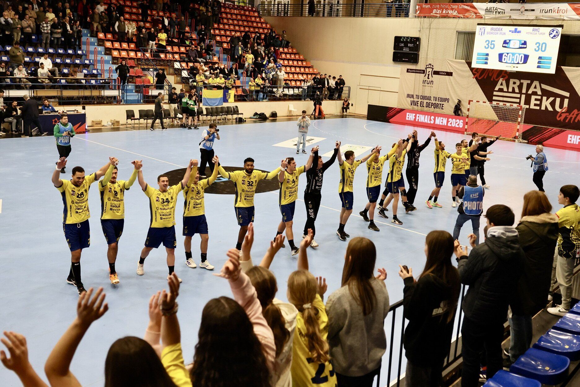 Alegría en Artaleku con la gran clasificación del Bidasoa en la EHF European League