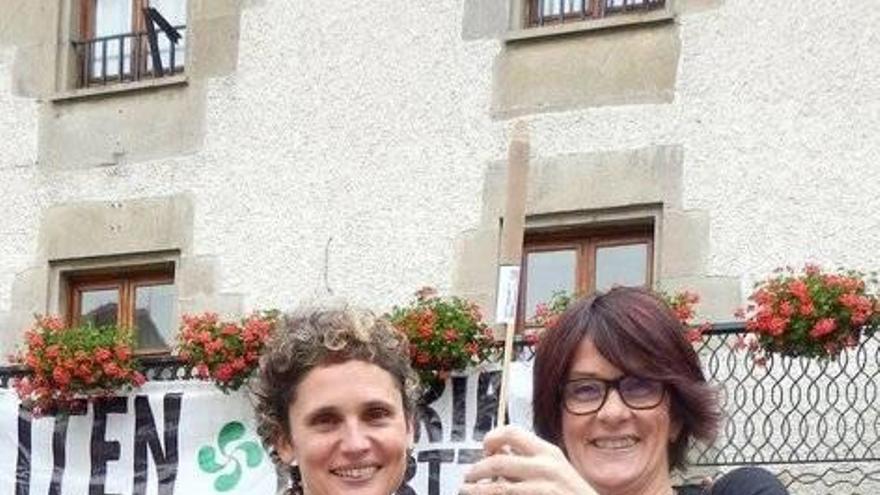 Cohete por el compromiso con el euskera en Urdiain