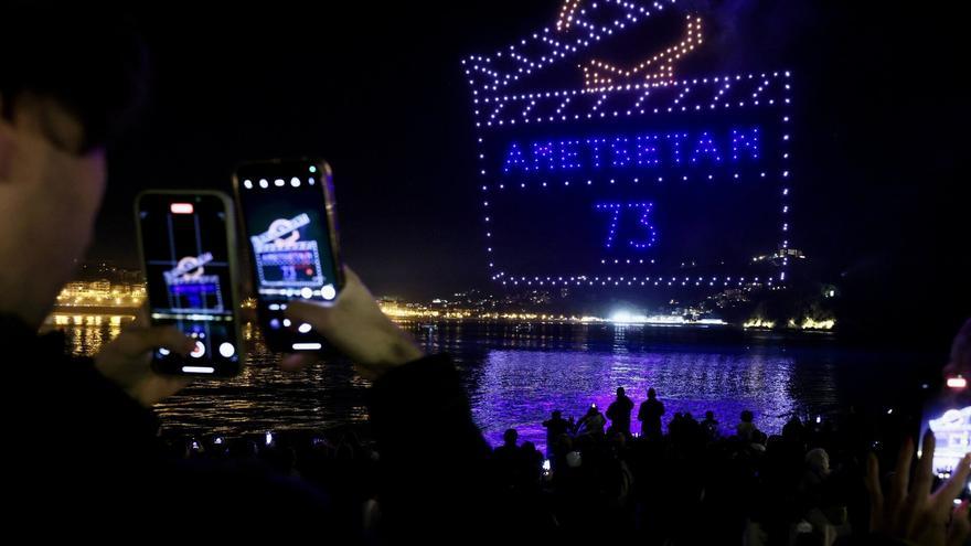 Espectacular encendido de las luces de Navidad en Donostia