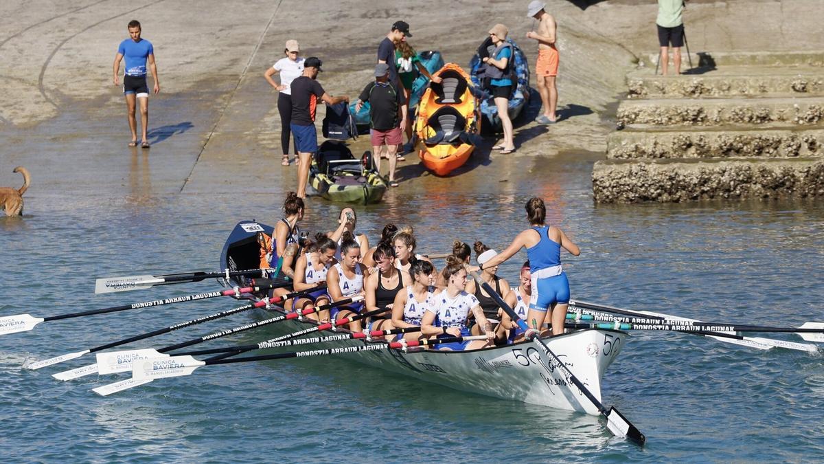 Entrenamiento de Donostia Arraun Lagunak