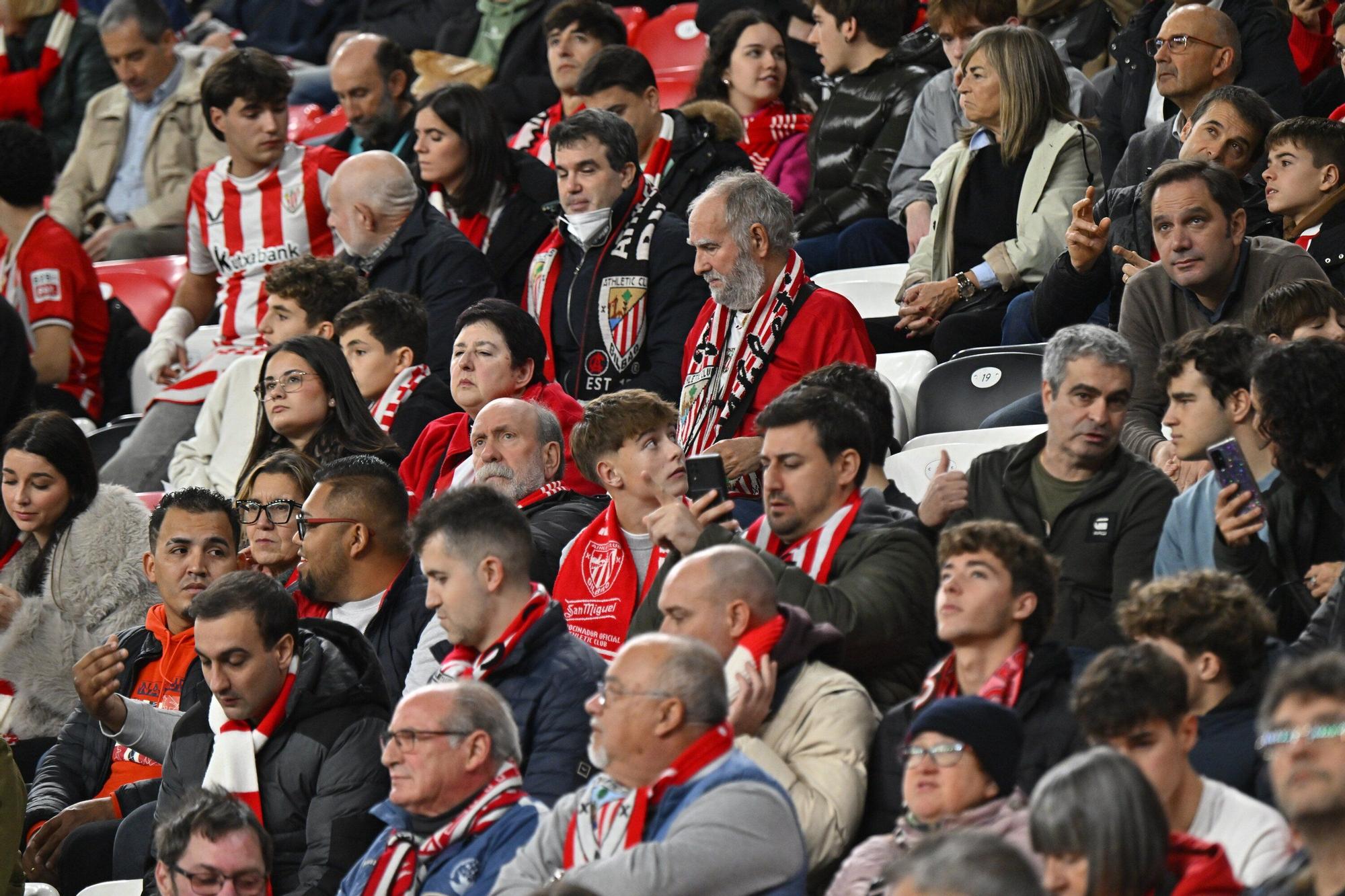 ¿Has estado en San Mamés viendo el Athletic-Atlético? Búscate en nuestra galería