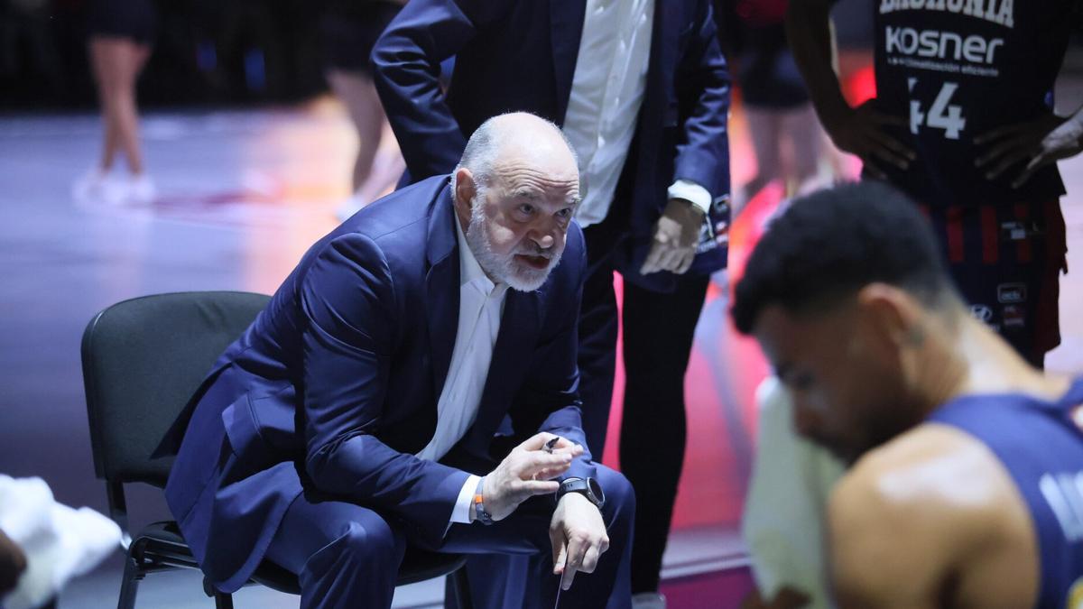 Pablo Laso da instrucciones durante un partido de la pasada temporada