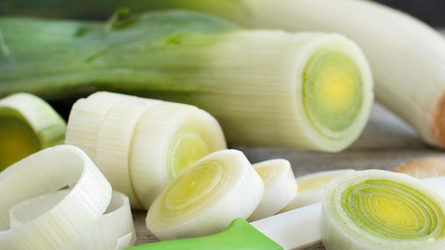 Diez minutos y a cenar: la receta de puerro al microondas del chef Dani García