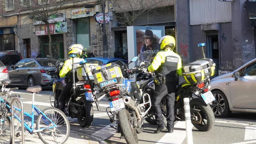 Detenida una pareja por agredirse mutuamente en plena calle de Vitoria-Gasteiz