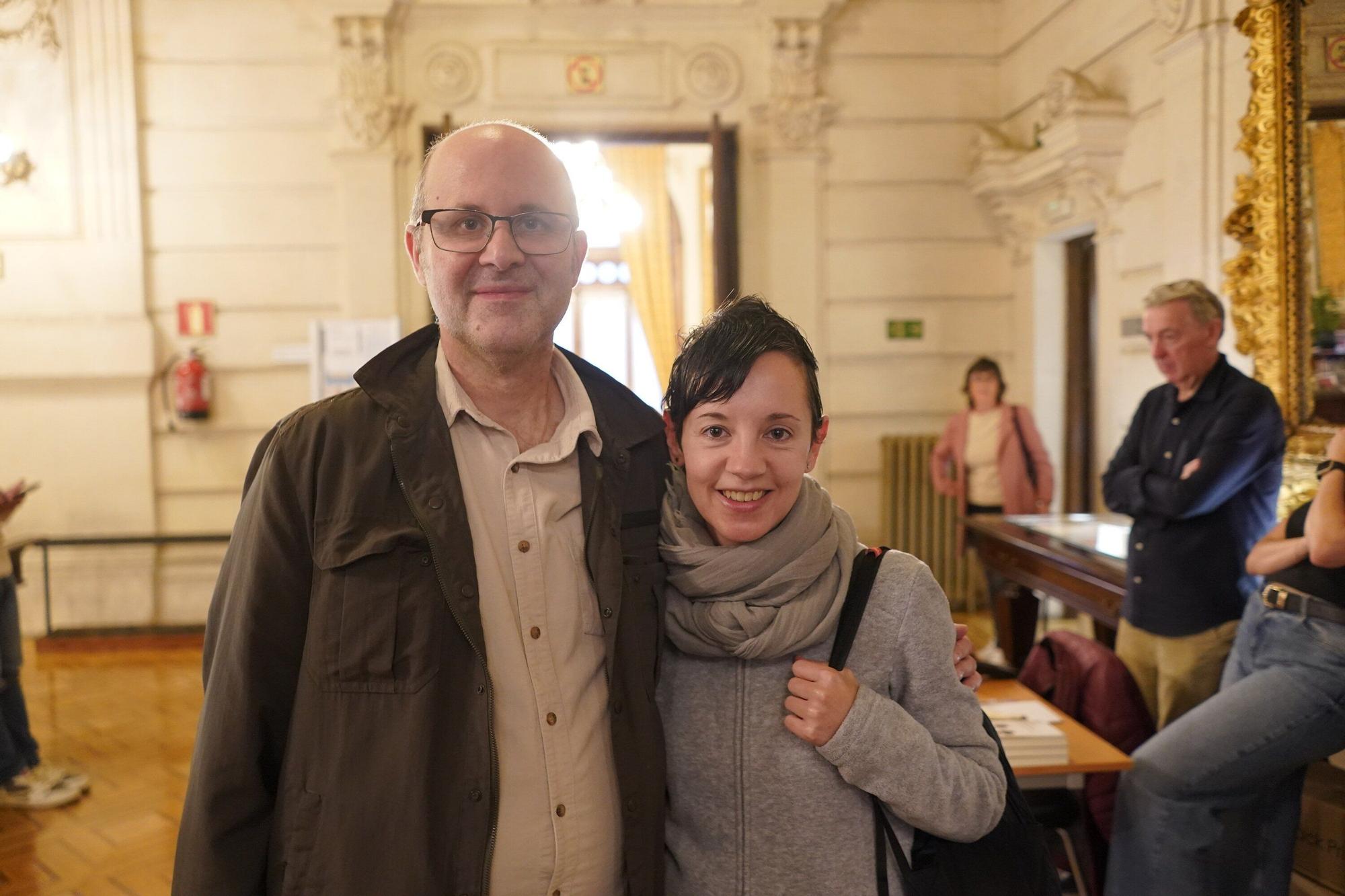 Roberto Mier y Laura Ferrer acudieron a la presentación del libro ‘Las buenas noches’.