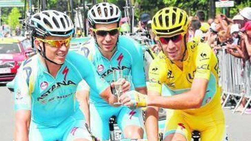 La UCI solicita la expulsión del Astana