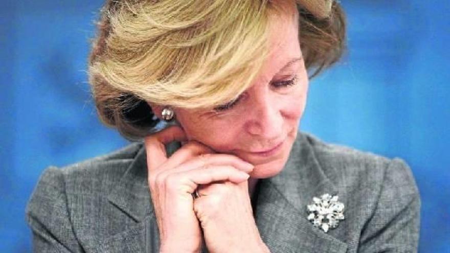 Elena Salgado, durante una rueda de prensa de ayer tras el Consejo de Ministros.