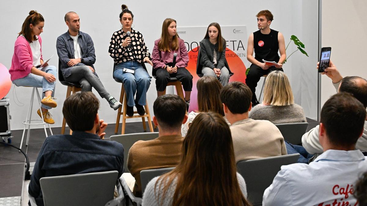 KOOPATEKA abordó muchos temas de interés para los jóvenes.