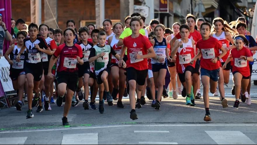Más de 250 atletas en la disputada y vibrante Milla San Fausto de Basauri