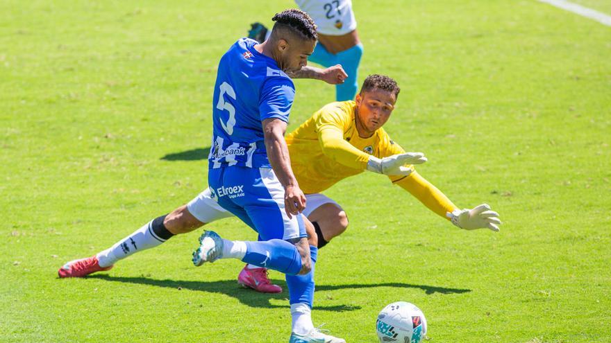 Castellón 1-2 Alavés: Mariano abre el debate sobre su continuidad