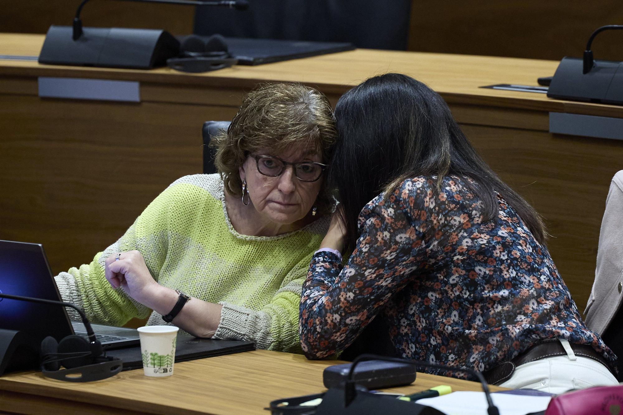 Fotos del pleno del Parlamento de Navarra (jueves 23 de octubre de 2025)