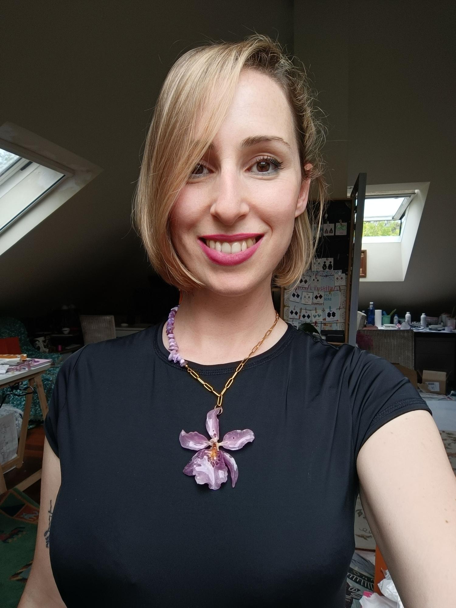 Alba de la Flor es la artesana que se encuentra tras Kaoticat.