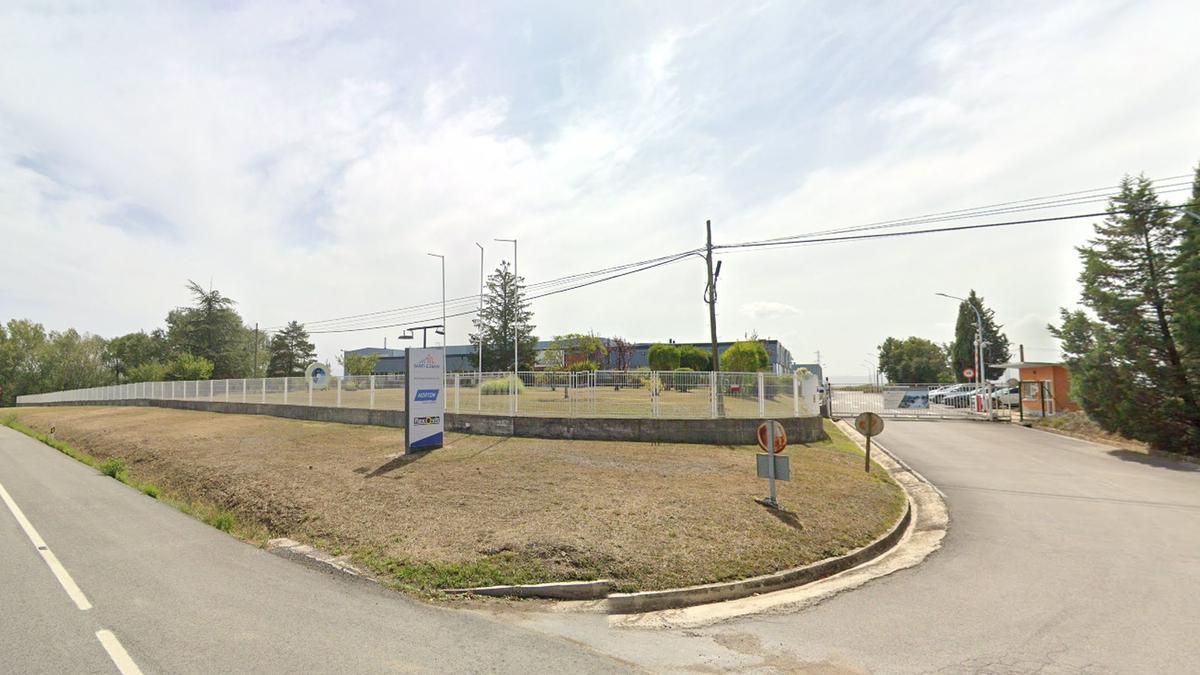 Exteriores de la empresa de Saint Gobain (antigua Norton) en Berrioplano.