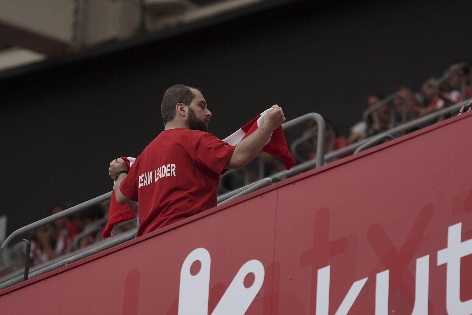 En imágenes: ¿Has estado en San Mamés viendo el Athletic-Alavés? Búscate en nuestra galería