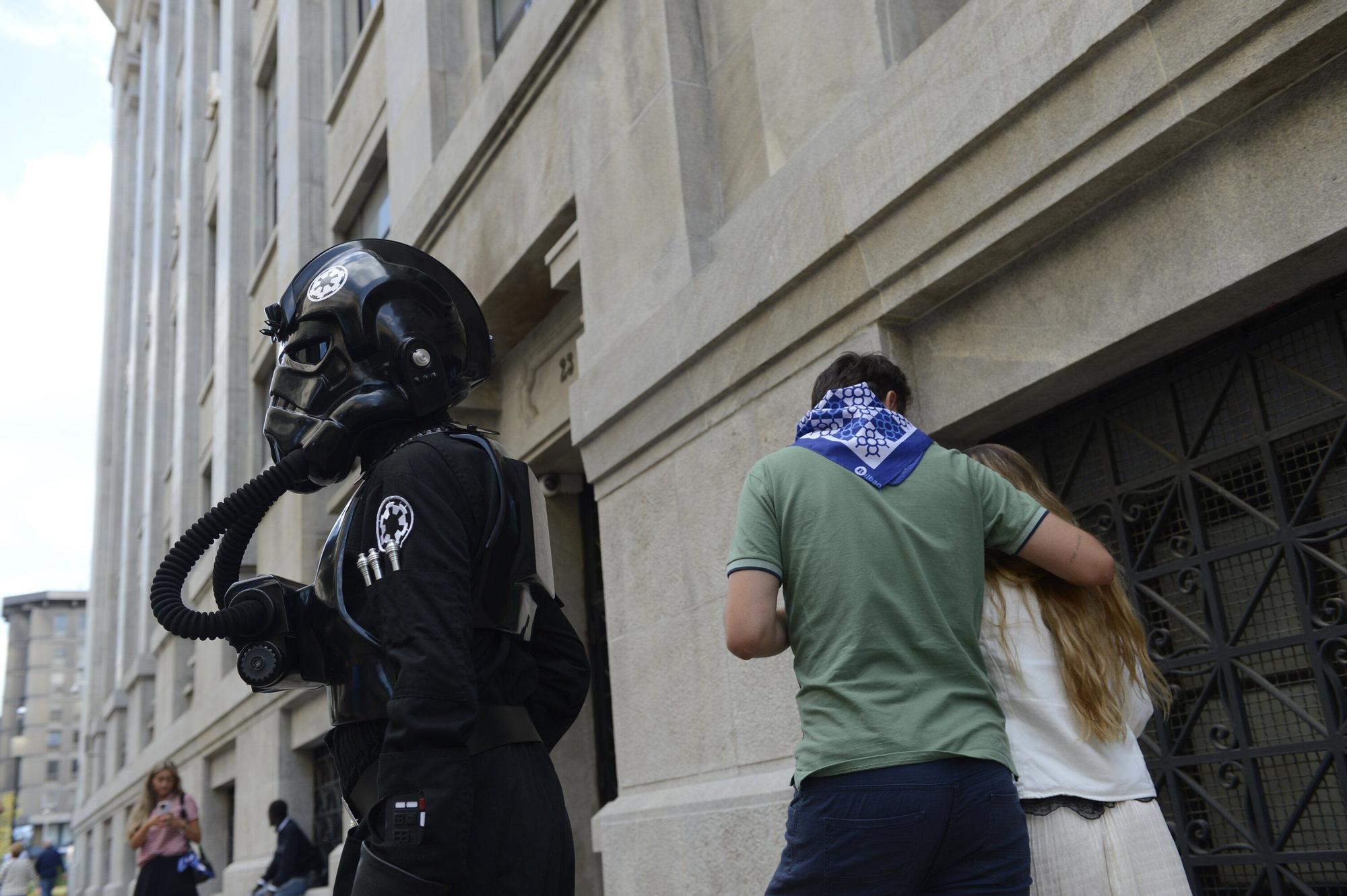 En imágenes: los personajes de Star Wars irrumpen en plena Aste Nagusia