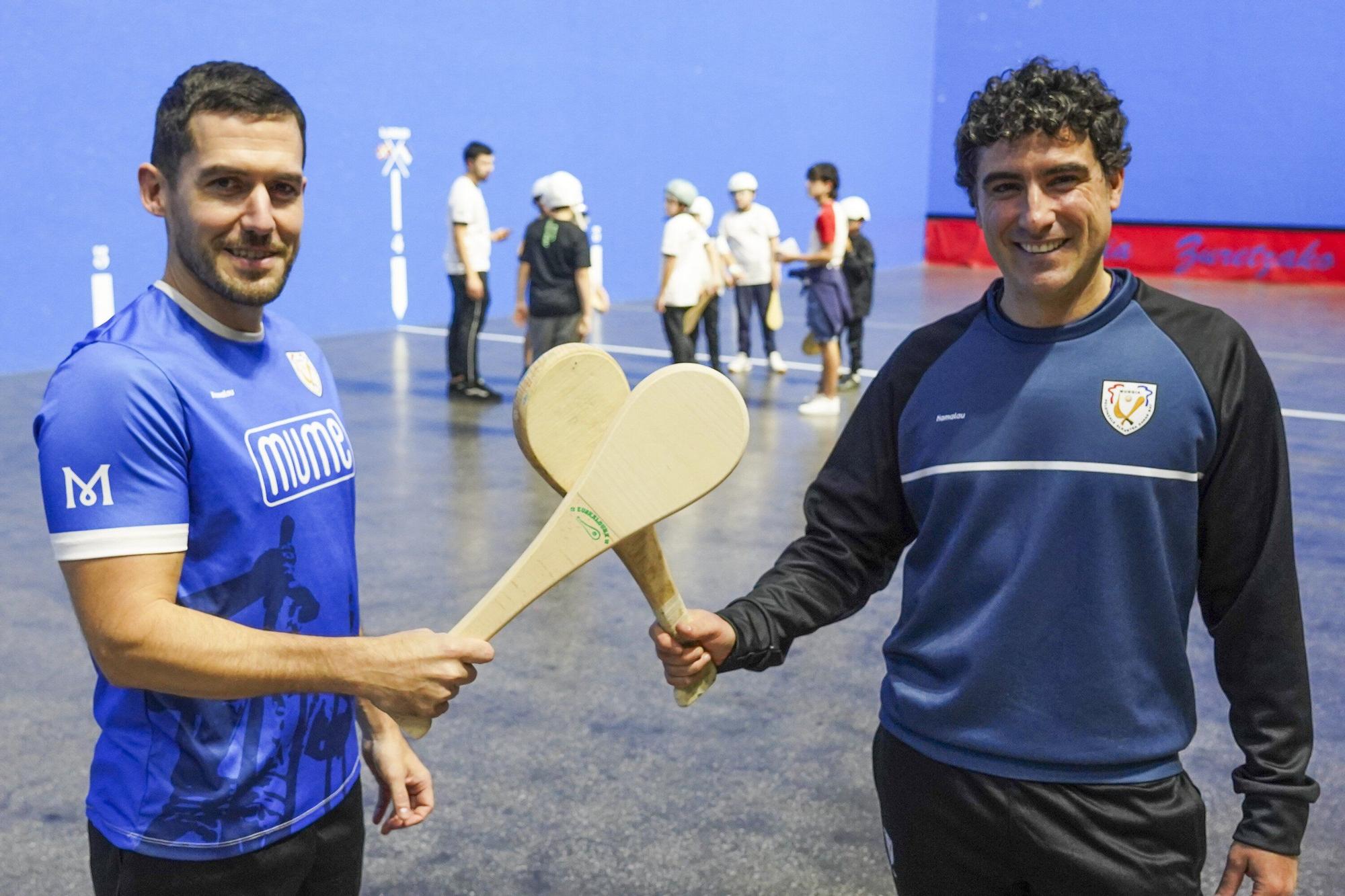 Los mungiarras Iker Goirizelaia y Ander Landeta defenderán diferentes banderas en la modalidad de paleta cuero en la Liga de Naciones.