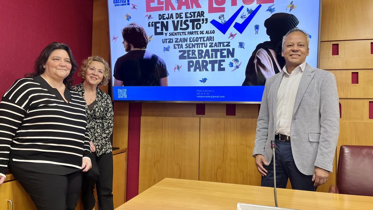 Nuria Castro, Alicia Martínez de Bujo y Lucho Royero presentando este martes &#039;Elkar Lotuz&#039;