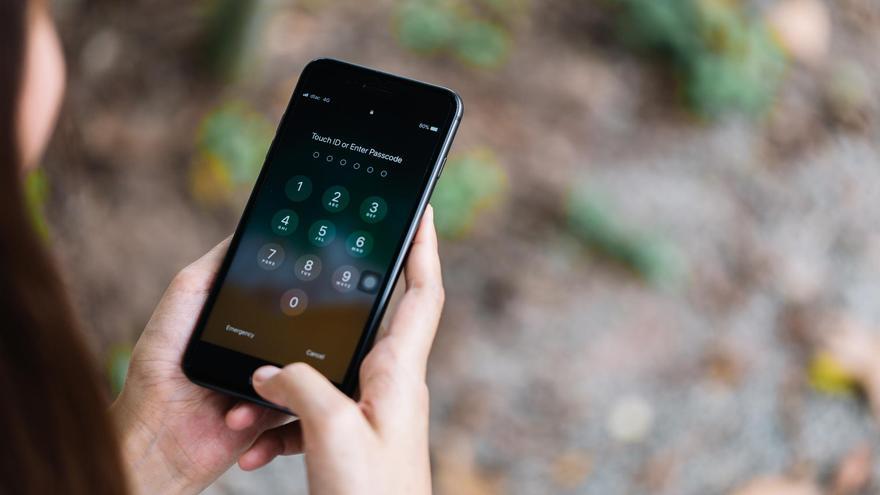 Una investigación alerta de que ChatGPT y Gemini podrían filtrar números de teléfono personales