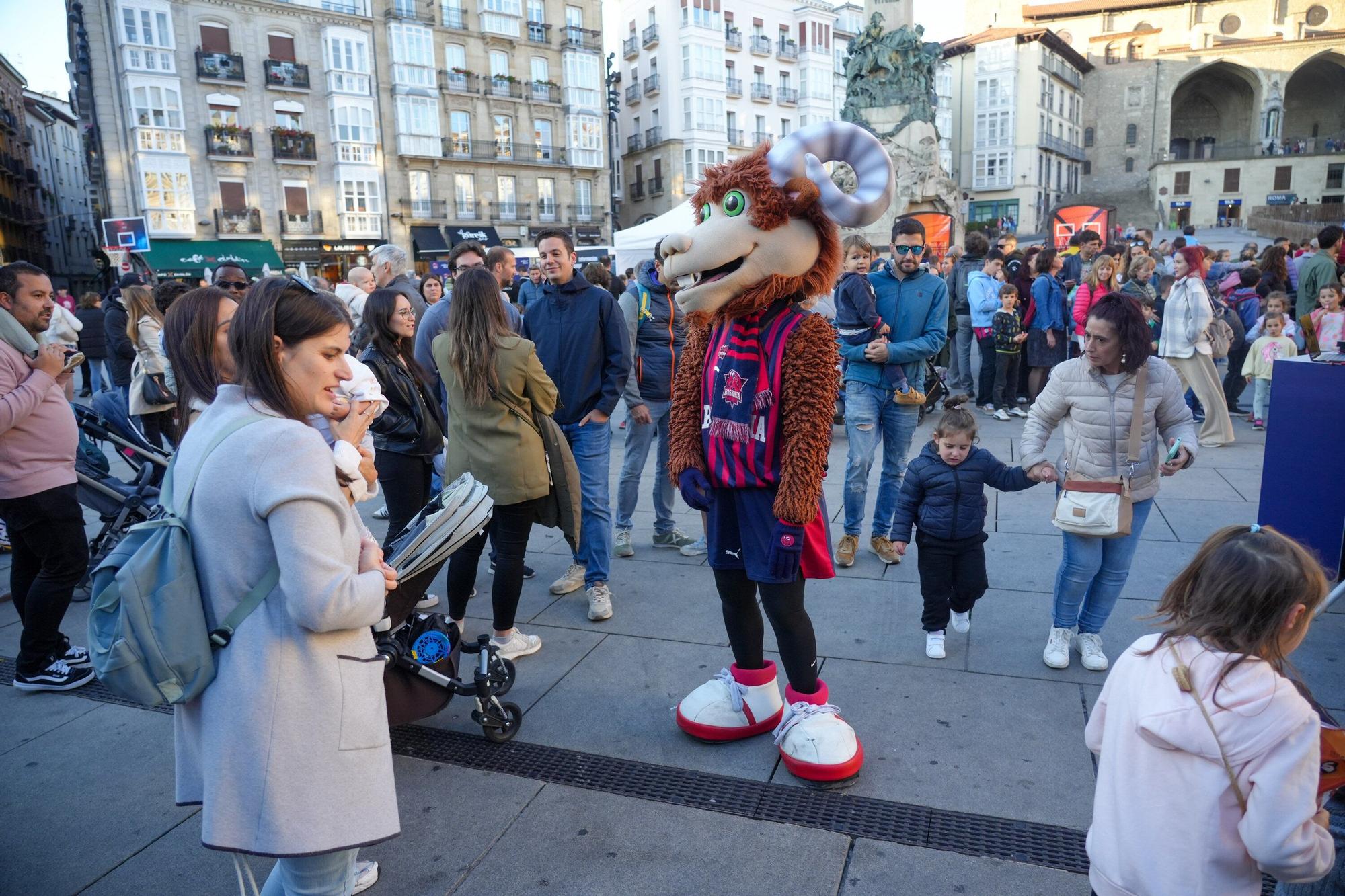 En imágenes: La gran fiesta del Baskonia se celebra en la Virgen Blanca