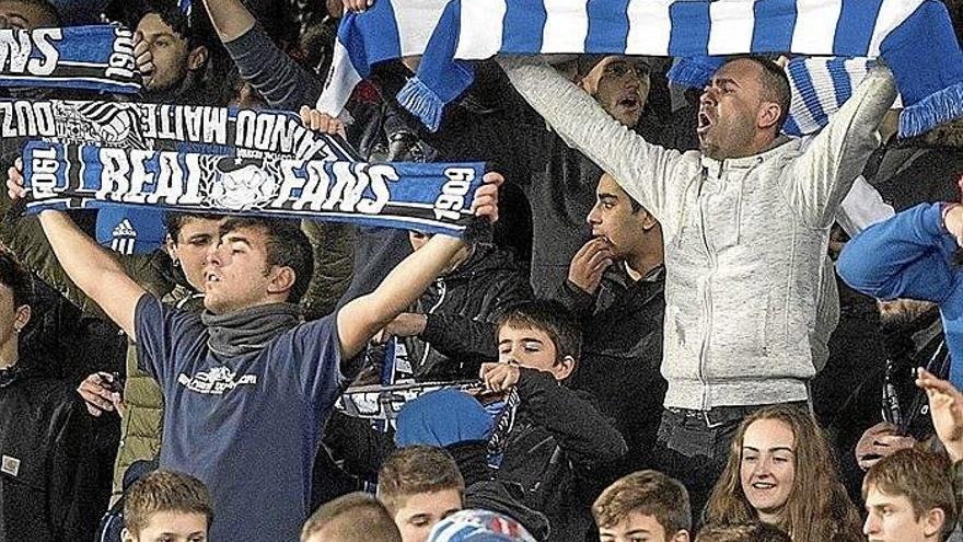 Varios aficionados, en Anoeta.