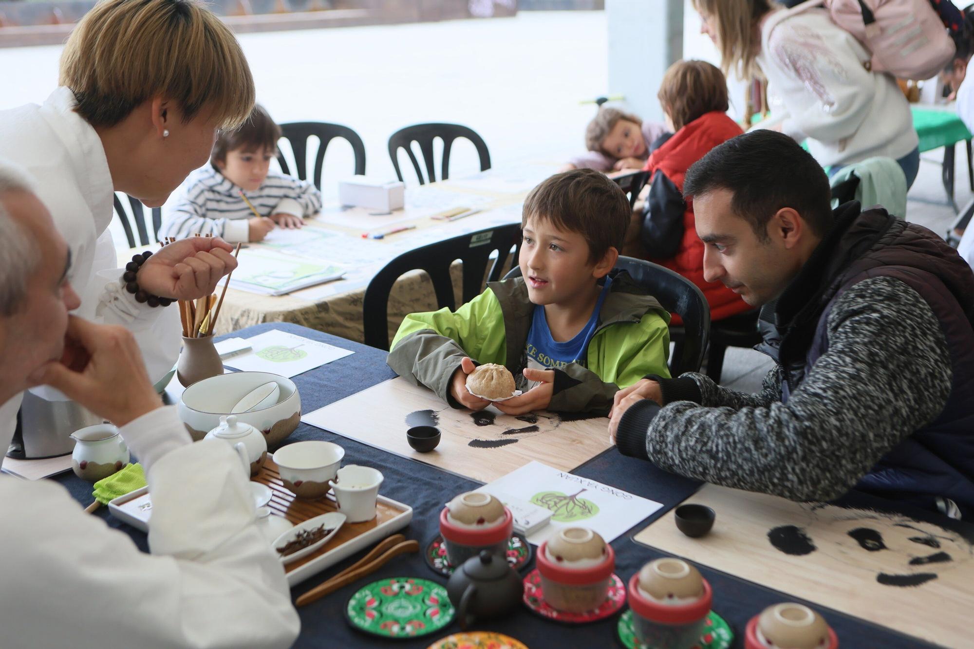 En imágenes: Encuentro intercultural en la plaza Santa Bárbara