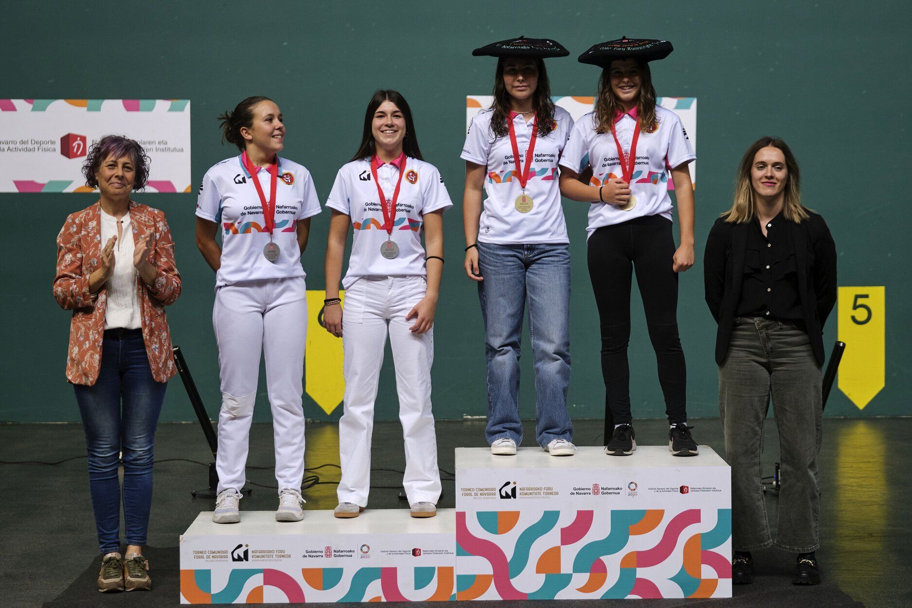 Fotos de las finales de pelota mano y pala femenina de este domingo