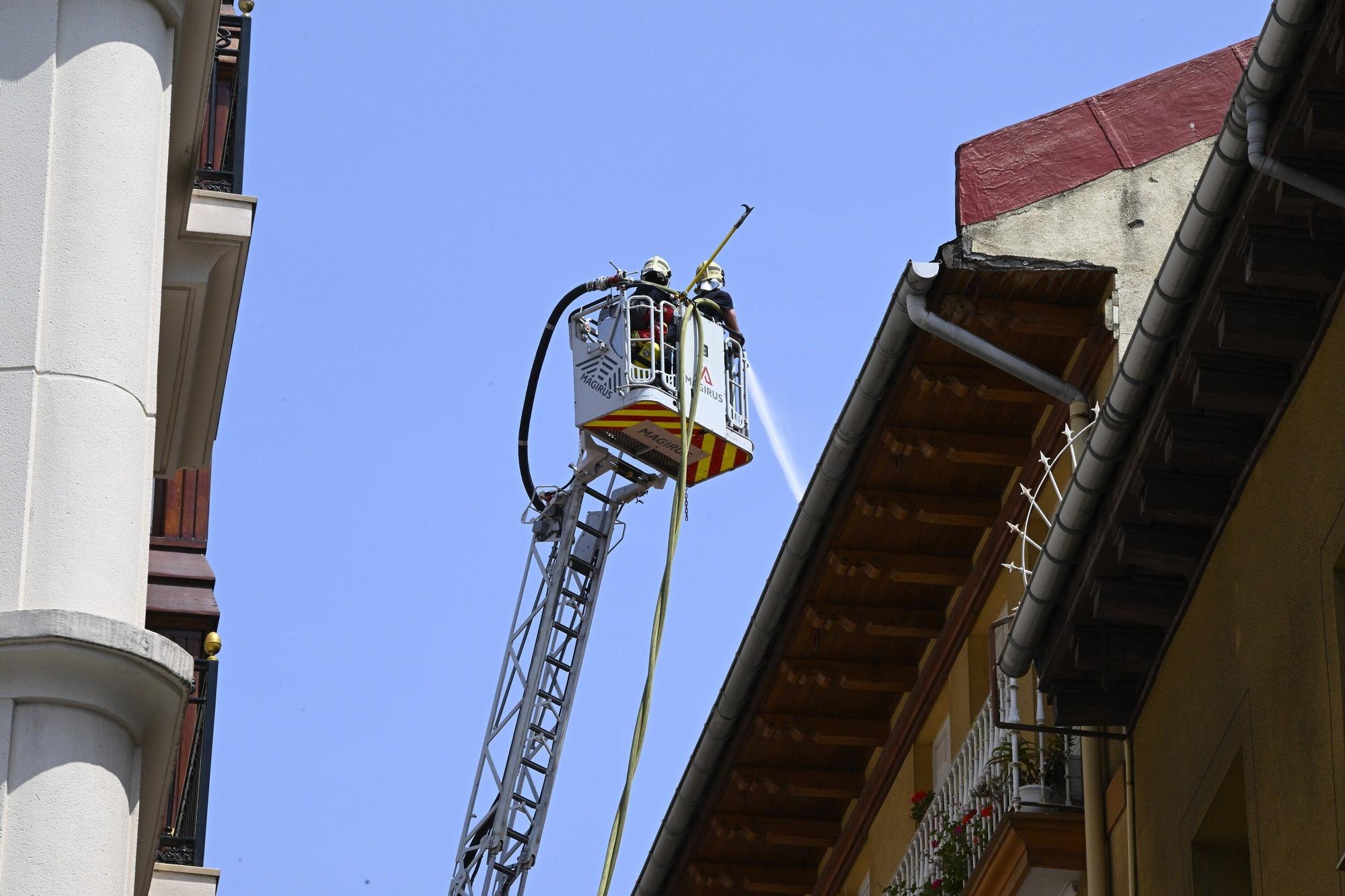 En imágenes: Susto en el Casco Viejo de Bilbao tras un incendio en un piso
