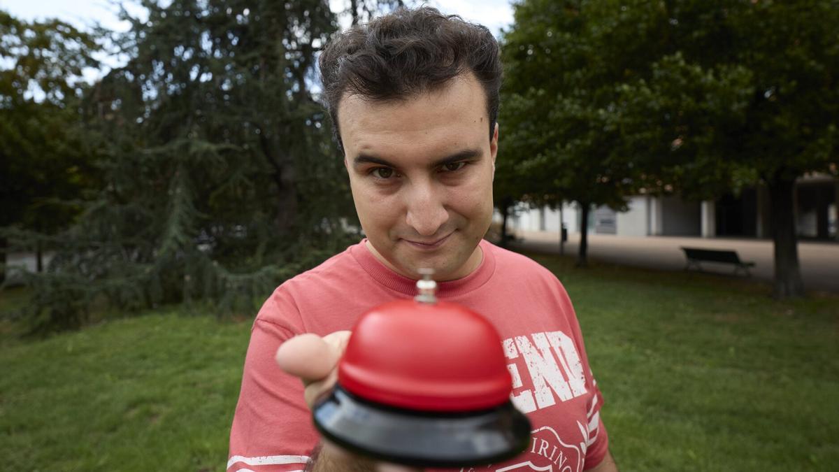 Odei Domingo, con uno de los elementos &quot;clave&quot; de su nuevo espectáculo.