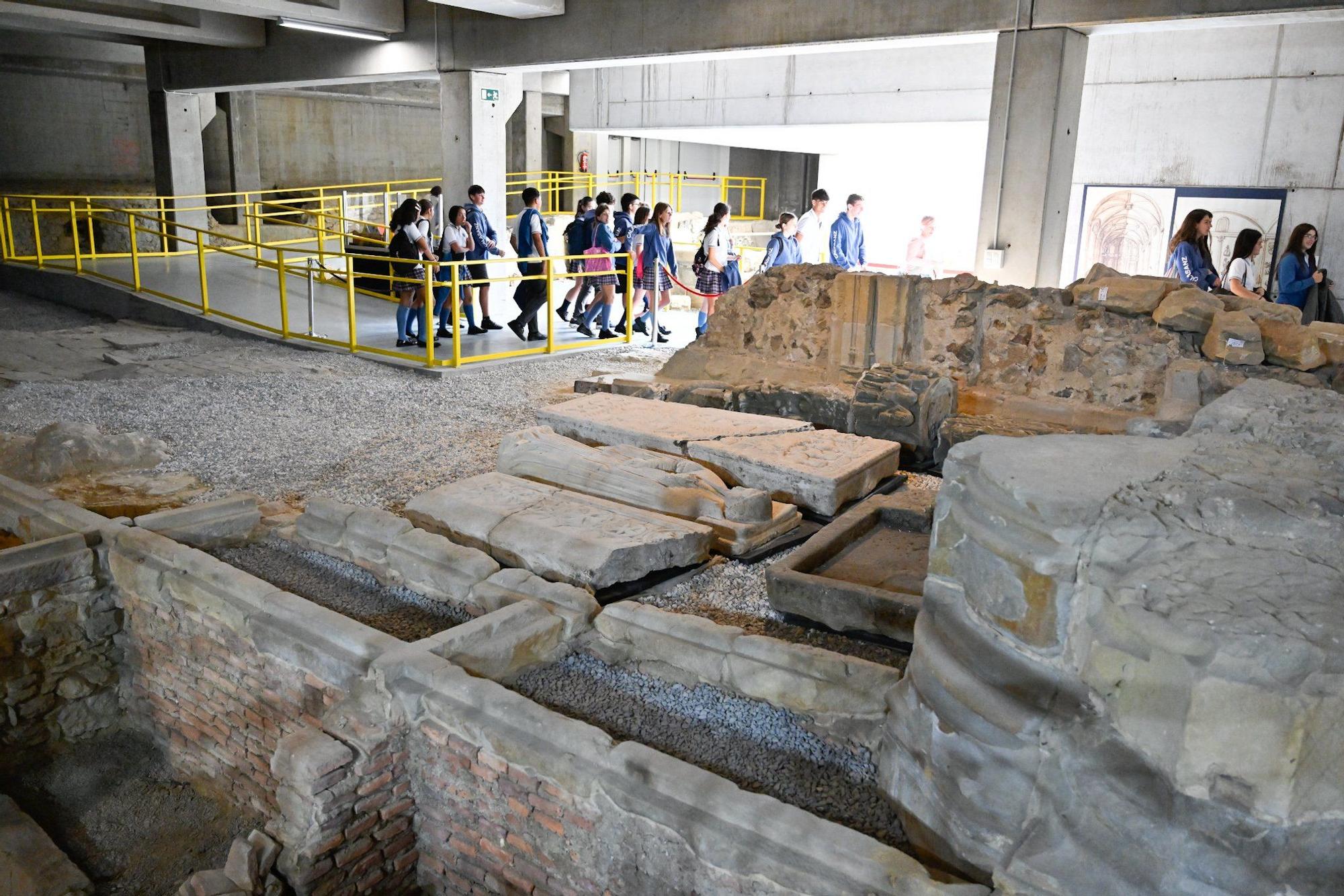 En imágenes: Estudiantes de Bizkaia  miran al futuro desde la arqueología