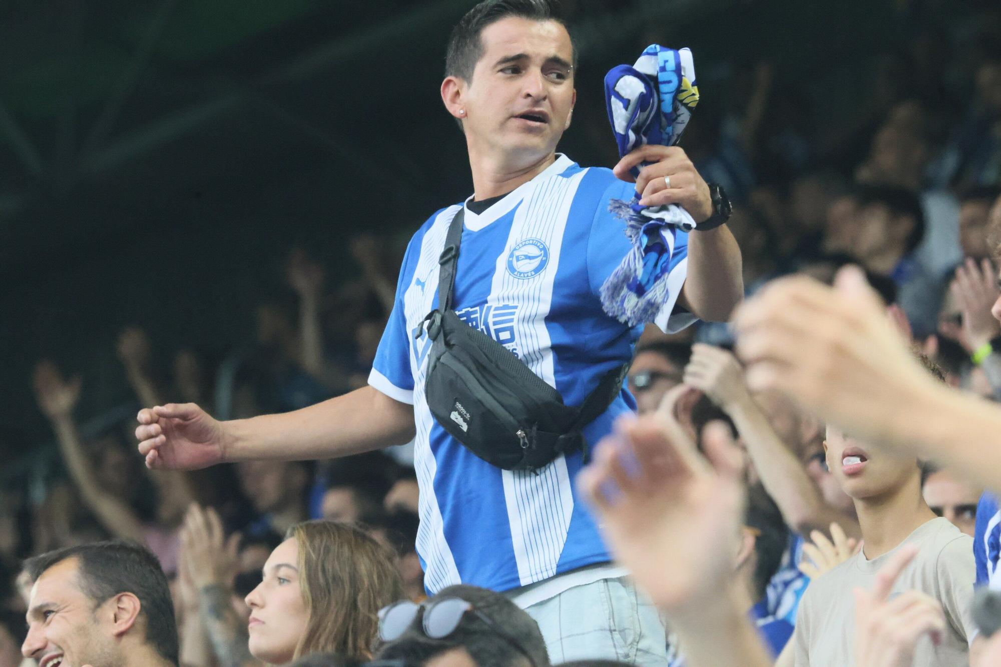 En imágenes: Mendizorroza no pudo disfrutar de un triunfo albiazul (Búscate en la grada)