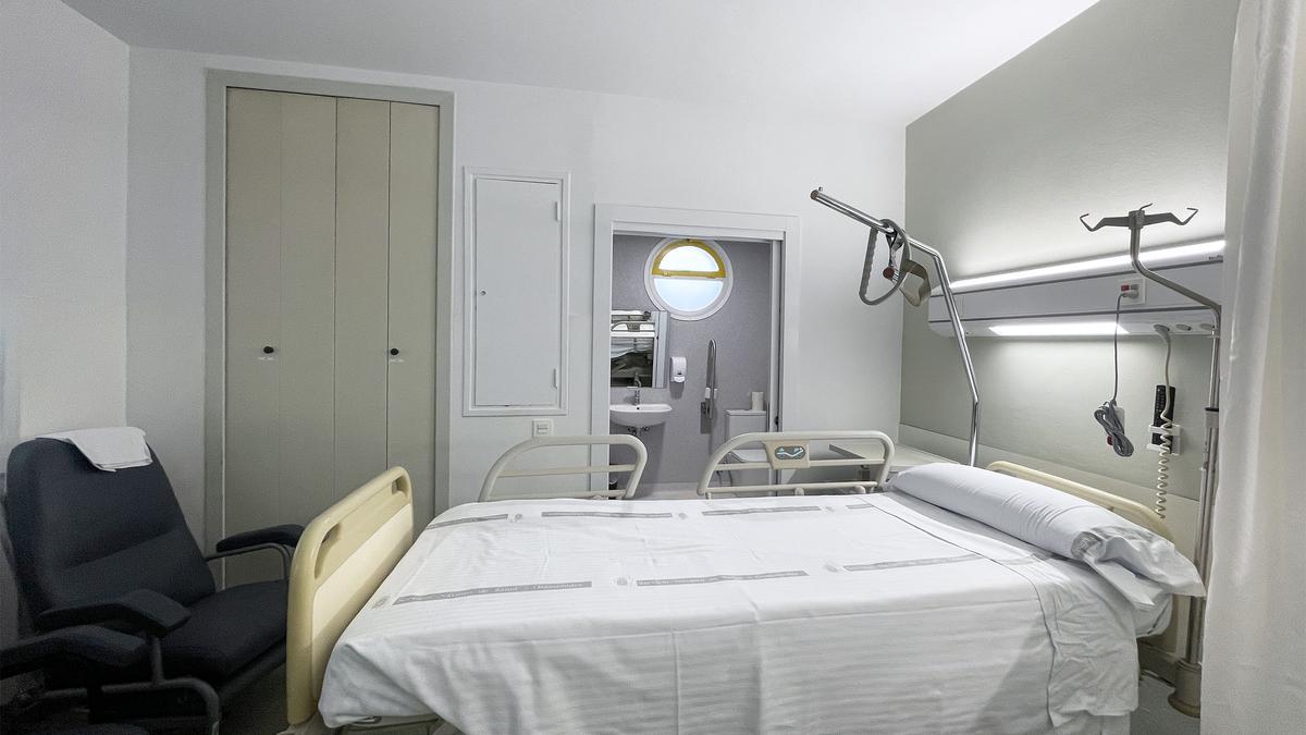 Imagen de una habitación rehabilitada en el HUN.