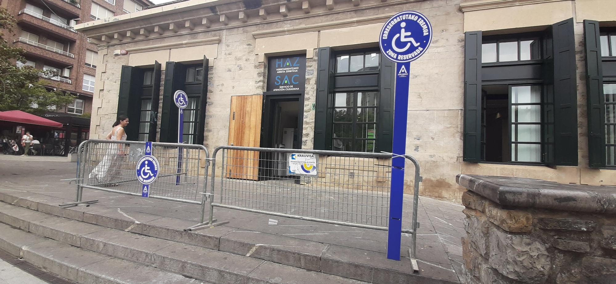 En 2024 el área reservada a personas con movilidad reducida para espectáculos estuvo frente al SAC de la plaza Juan Urrutia