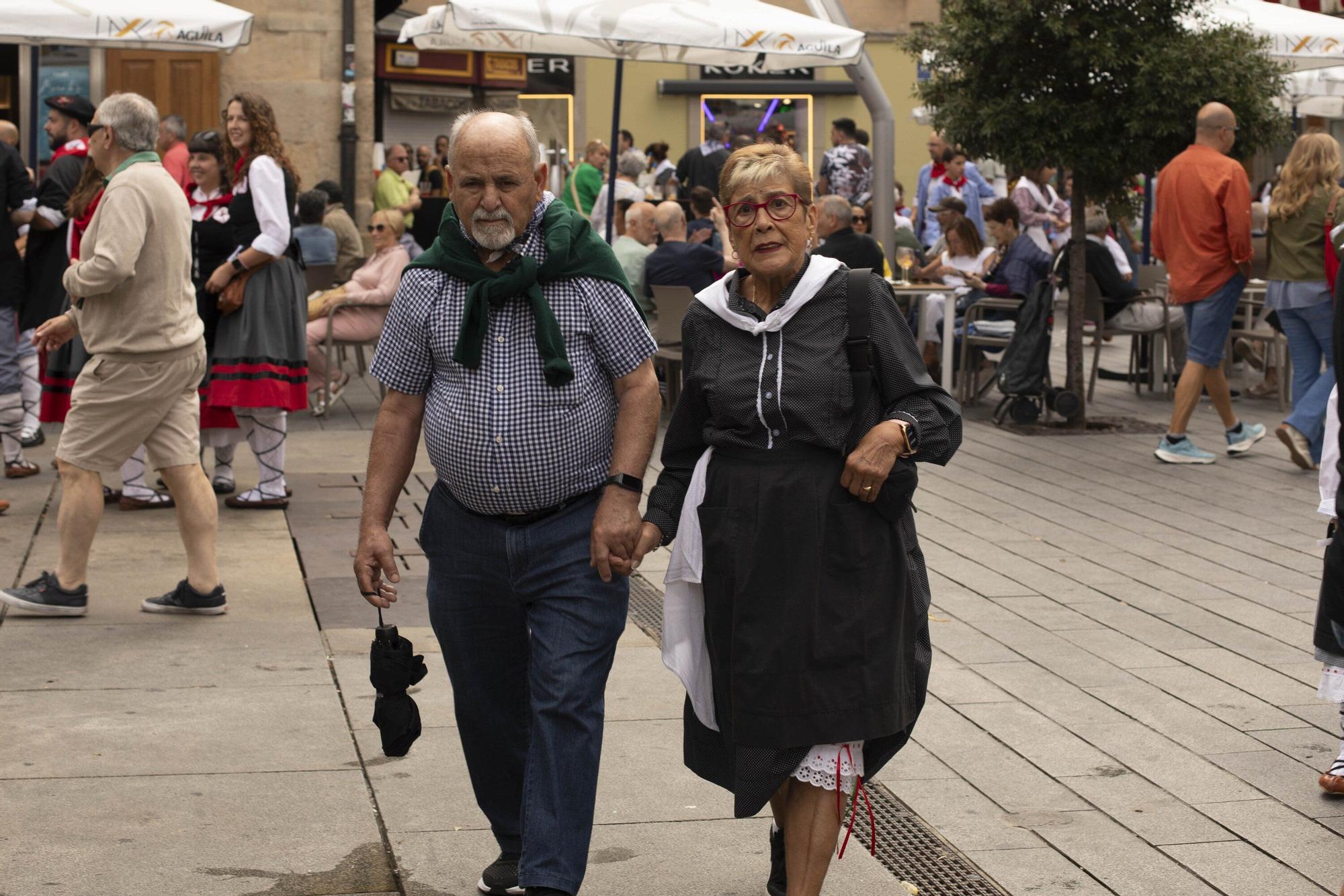 En imágenes: Blusas y neskas disfrutan de Santiago