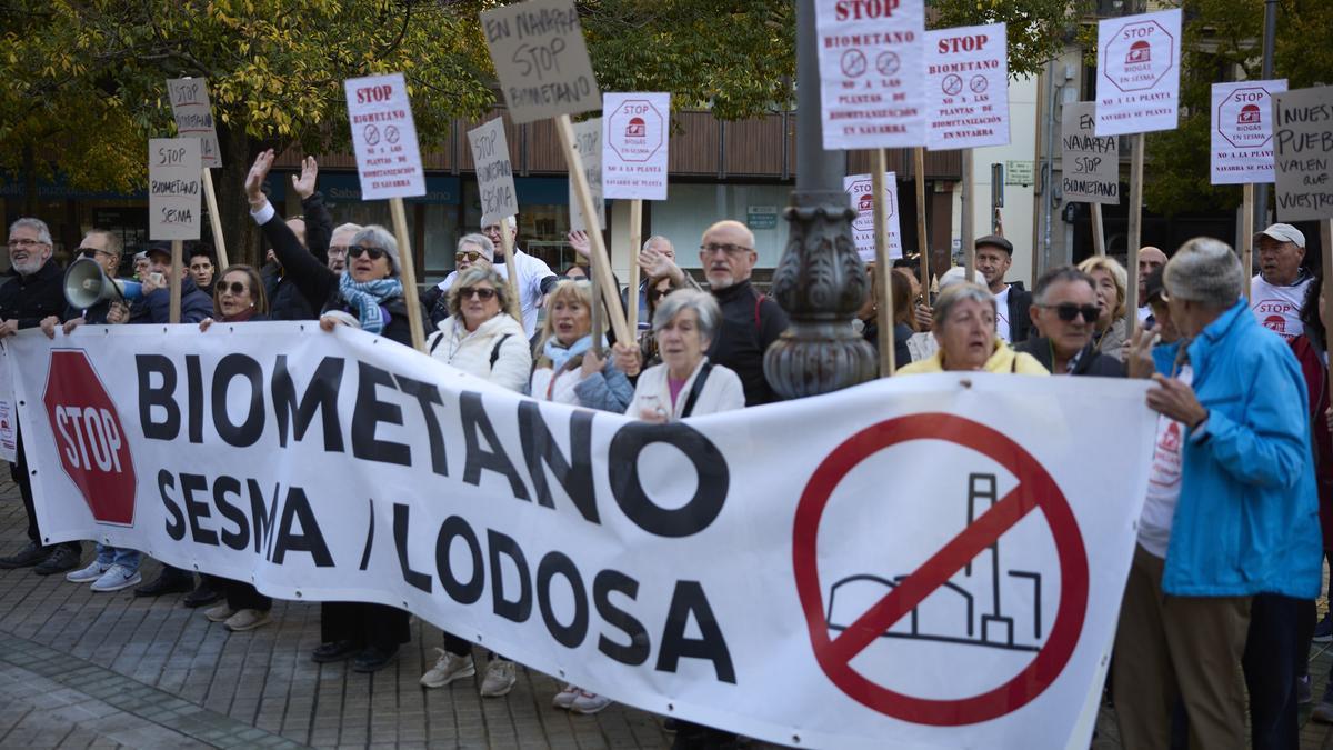 Sustrai Erakuntza, ante el Parlamento de Navarra &quot;por una planificación democrática de la biometanización&quot;.