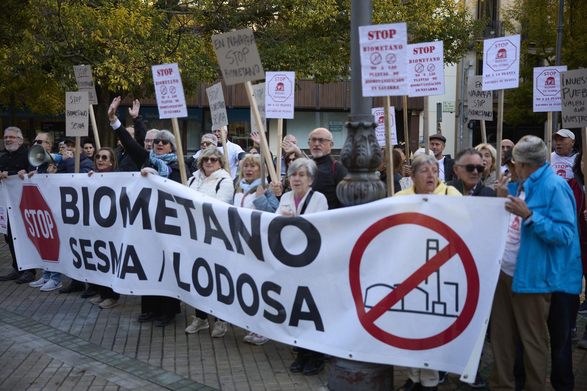 Sustrai Erakuntza, ante el Parlamento de Navarra "por una planificación democrática de la biometanización"
