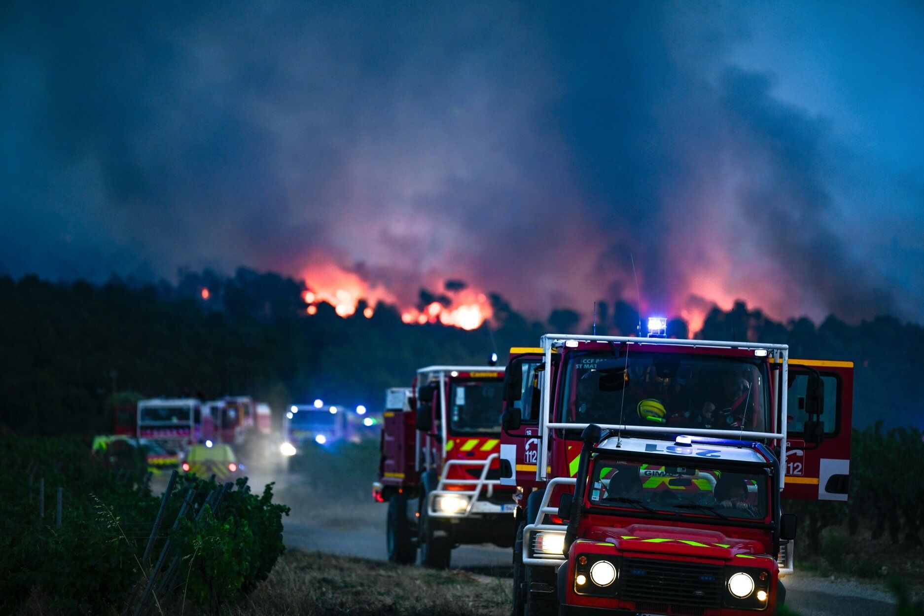 Francia lucha contra uno de los peores incendios en medio siglo