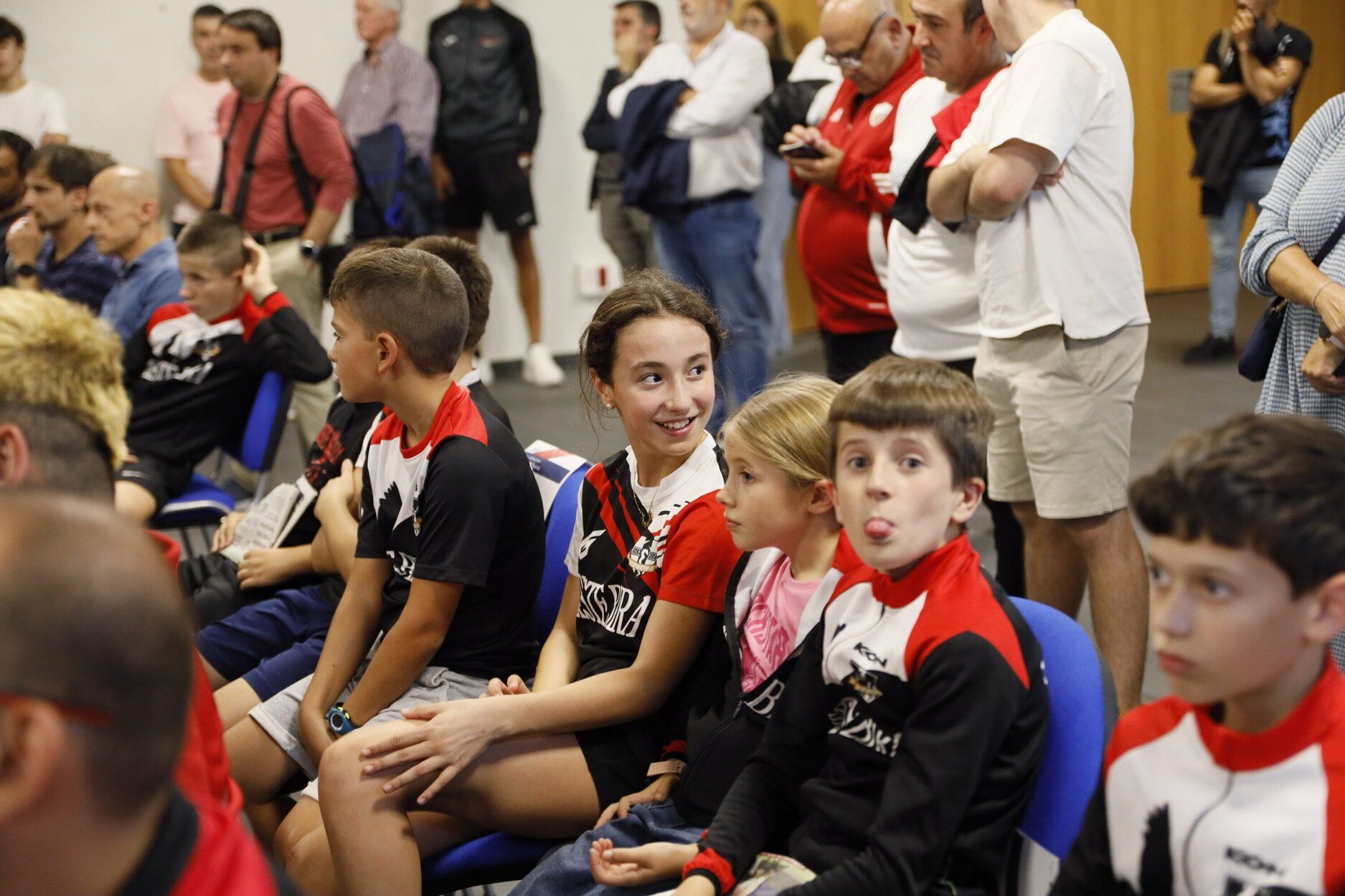 En imágenes: un canto a lo más cercano desde Derio en los DEIA Laboral Kutxa Hemendik Sariak