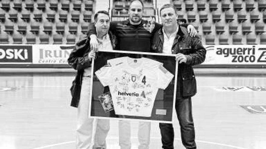 Anaitasuna homenajea a Tizok Egozkue